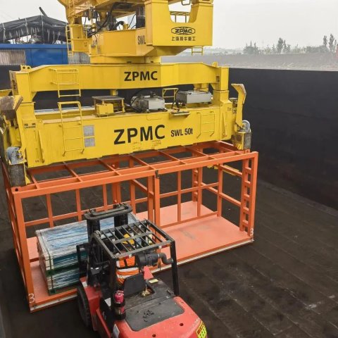 龙拱港创新光伏玻璃卸船工艺，实现安全效能双提升