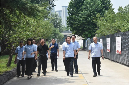 王崇景到港航建设公司调研指导主城区加油加气站工程进度