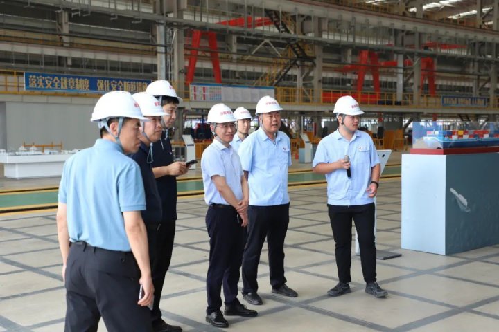 山东港口烟台港客人到访济宁能源集团座谈交流